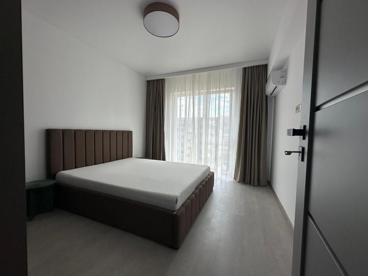 Apartament cu 3 camere semidecomandat în Central