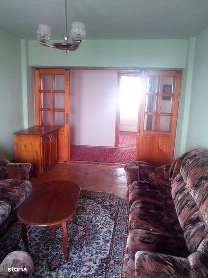 Apartament cu 4 camere decomandat în Central