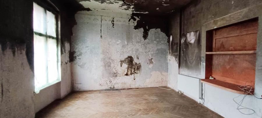 Apartament cu 4 camere semidecomandat în Central