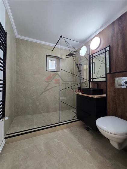 Apartament cu 3 camere decomandat în Dacia