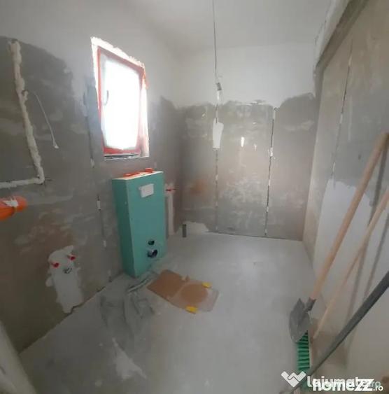 Casă cu 4 camere cu Teren 400 Mp în Central