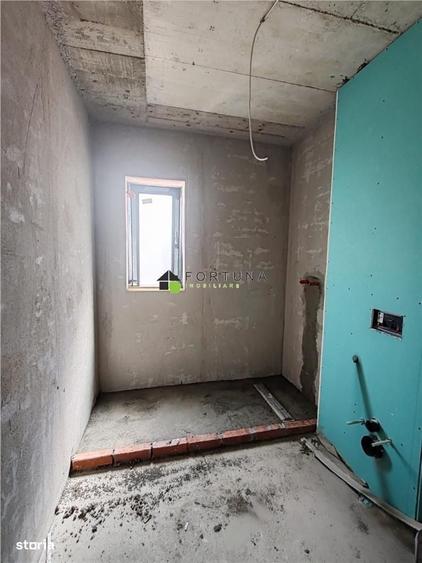 Casă cu 4 camere în Noua