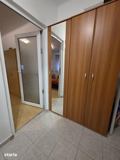 Garsonieră decomandată în Titan