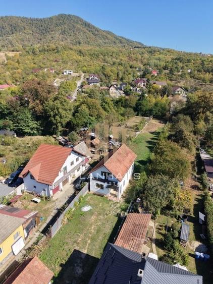 Casă cu 5 camere în Valea Borcutului