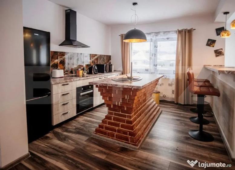 Casă cu 5 camere cu Teren 1349 Mp în Central