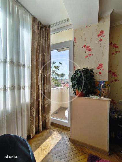 Apartament cu 4 camere decomandat în Decebal
