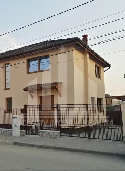 Duplex cu 3 camere cu Canalizare în Bărăbanț
