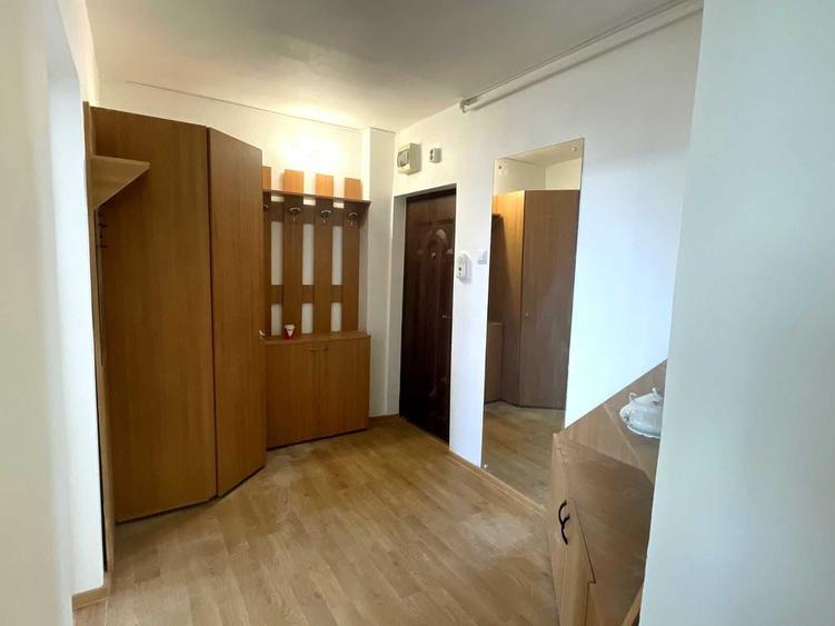 Apartament cu 3 camere în Calea București