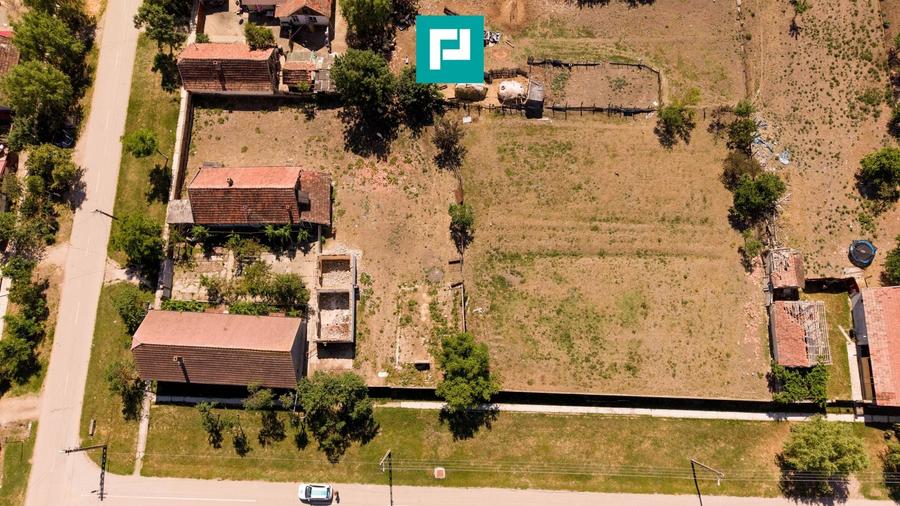 Teren Construcții intravilan de 1492 mp, în Nădab