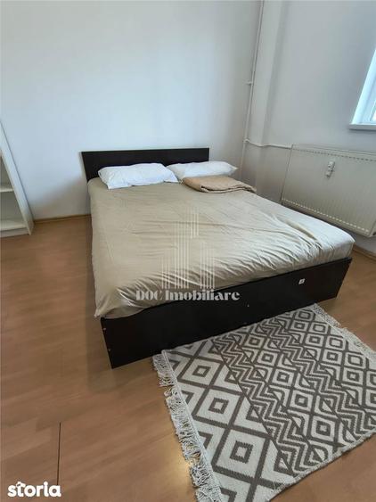 Apartament cu 3 camere decomandat, mobilat în Tineretului