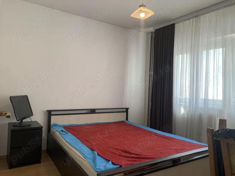 Apartament cu 3 camere decomandat în Torontalului