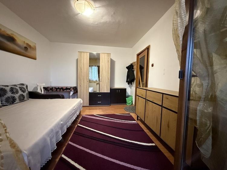 Garsonieră decomandată în 9 Mai