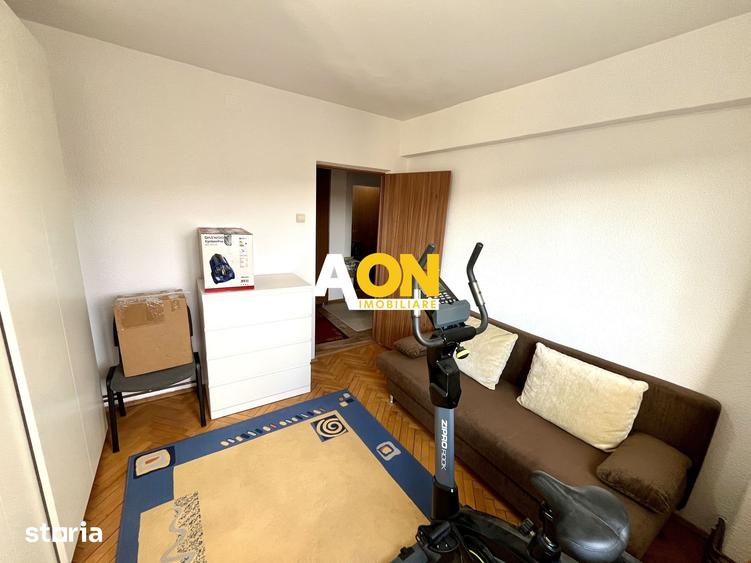Apartament cu 3 camere decomandat în Central