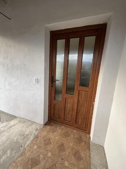 Casă cu 3 camere decomandat în Bogata