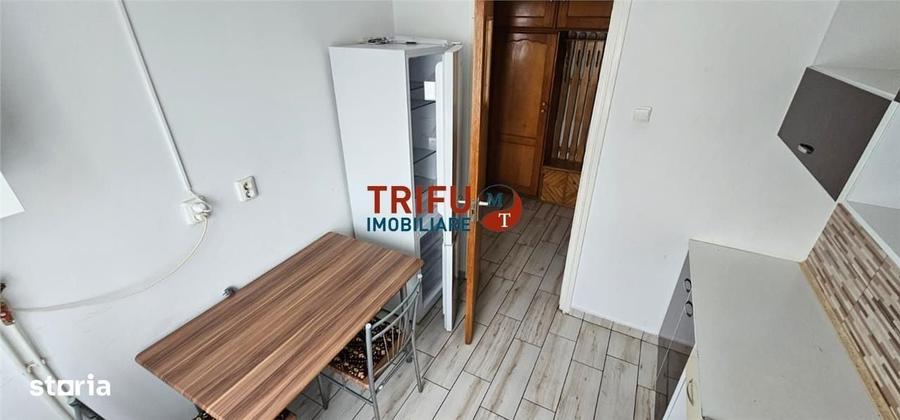 Apartament cu 2 camere semidecomandat în Cetate
