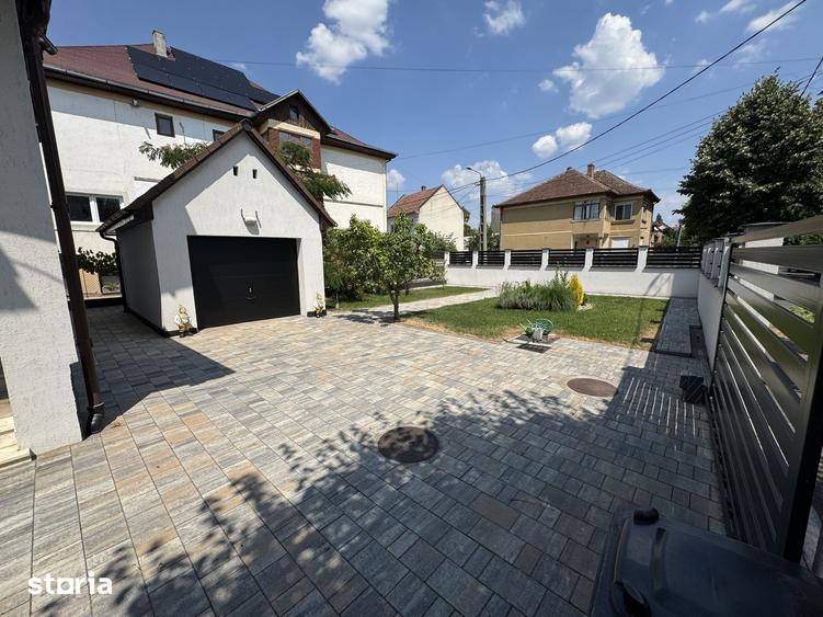 Casă cu 5 camere cu Teren 400 Mp în Titulescu