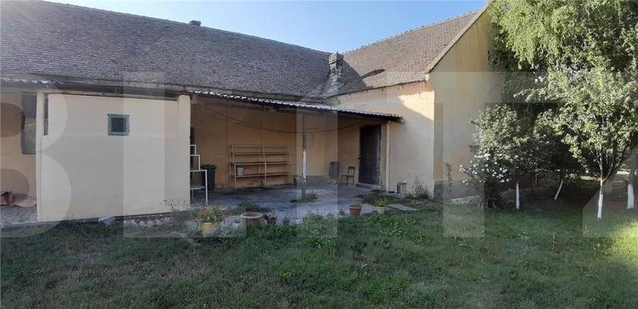 Casă individuală cu 6 camere cu Teren 1400 Mp în Checea