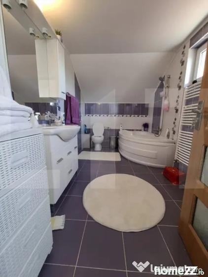 Casă cu 7 camere cu Teren 4600 Mp în Central