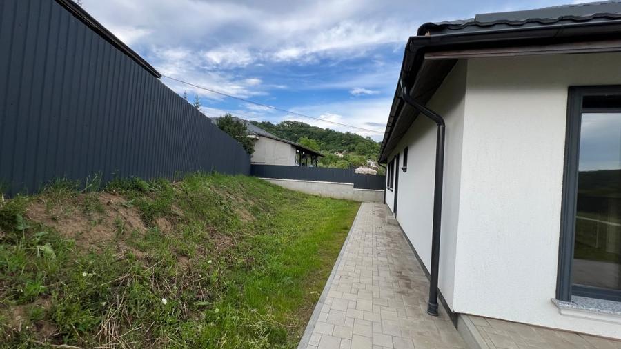 Casă individuală cu 5 camere cu Canalizare în Exterior Est