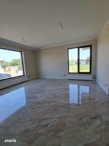 Casă cu 3 camere cu Teren 480 Mp în Recea