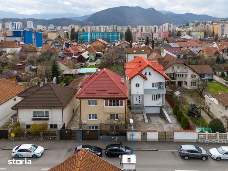 Apartament cu 3 camere decomandat în Centrul Istoric
