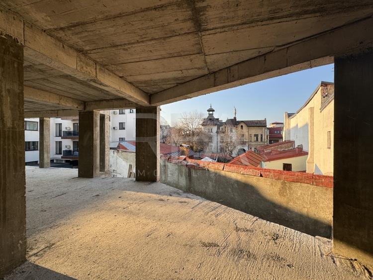 Apartament cu 3 camere decomandat în Moșilor