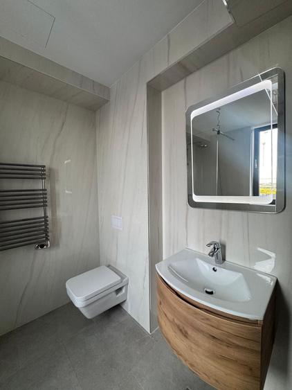 Apartament cu 3 camere semidecomandat în Floreasca