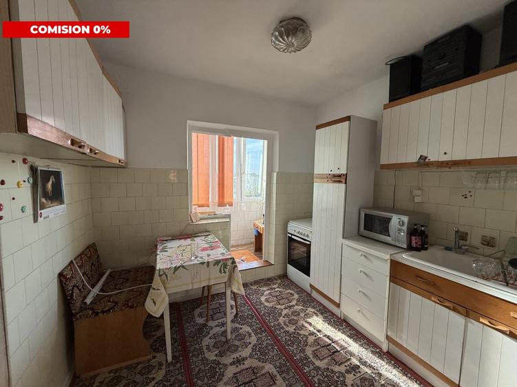 Apartament cu 3 camere decomandat, mobilat în Girocului