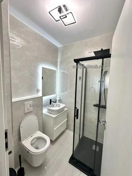 Apartament cu 3 camere decomandat în Fundeni