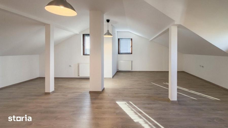 Casă cu 5 camere cu Teren 1876 Mp în Săbăreni
