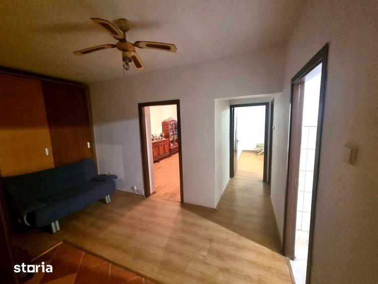 Apartament cu 3 camere decomandat, mobilat în Central