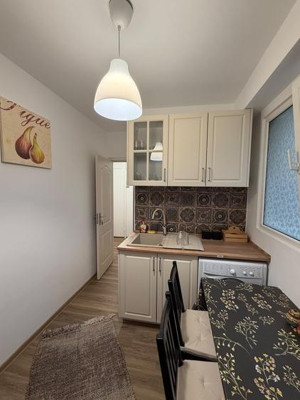 Apartament cu 2 camere decomandat în Drumul Taberei