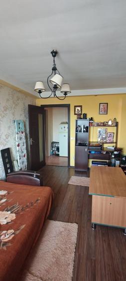 Apartament cu 2 camere nedecomandat în Rahova