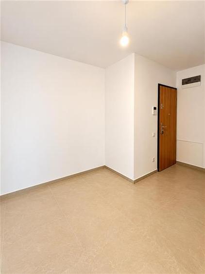 Apartament cu 2 camere decomandat, mobilat în Tractorul