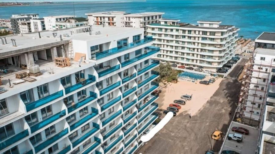 Apartament cu 3 camere semidecomandat în Exterior Est