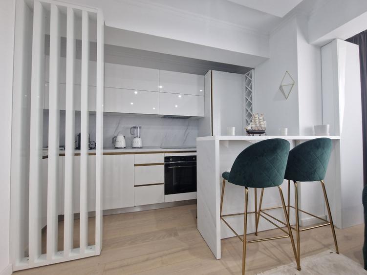 Apartament cu 3 camere decomandat, mobilat în Gara