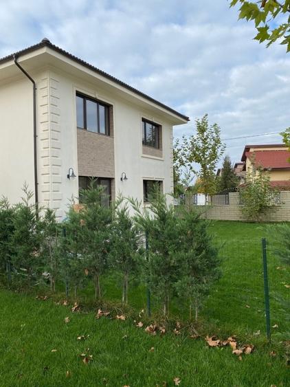 Casă individuală cu 5 camere cu Teren 350 Mp în Central