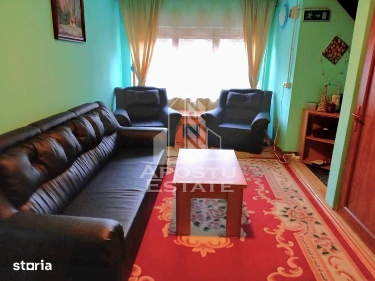 Casă cu 8 camere cu Teren 400 Mp în Moneasa