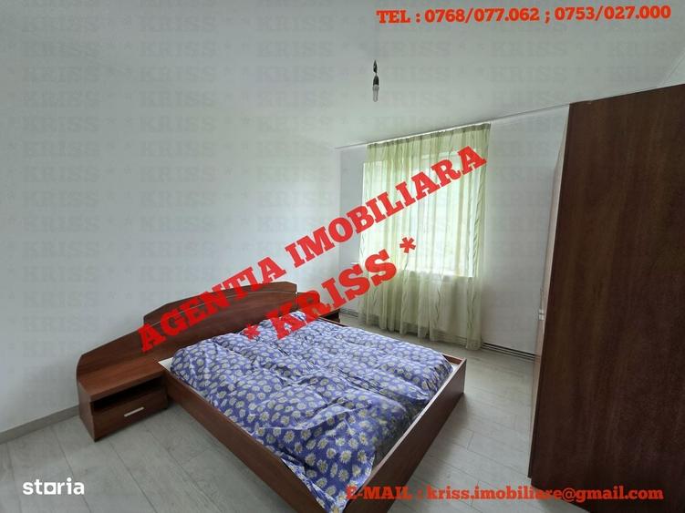 Apartament cu 2 camere semidecomandat în Craiovei