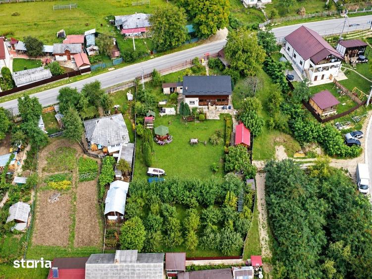 Casă cu Teren 1907 Mp în Hangu