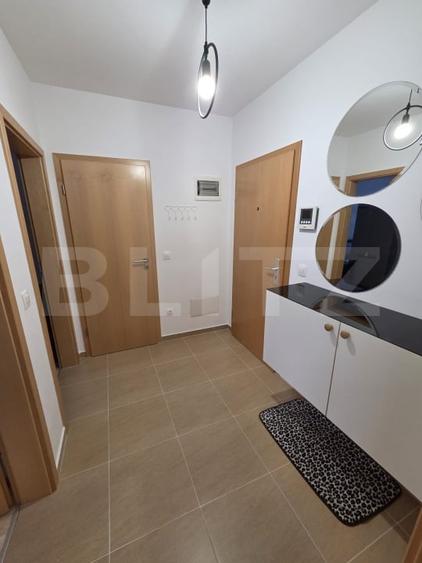 Apartament cu 2 camere decomandat, mobilat în Tractorul