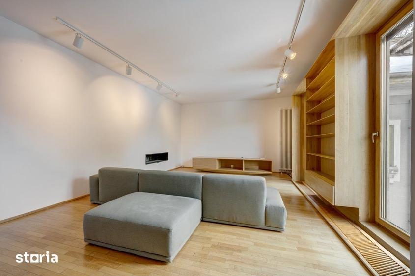 Apartament cu 4 camere, mobilat în Central