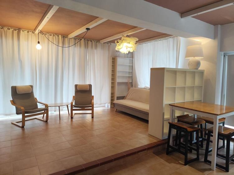 Apartament cu 2 camere semidecomandat, mobilat în Bună Ziua
