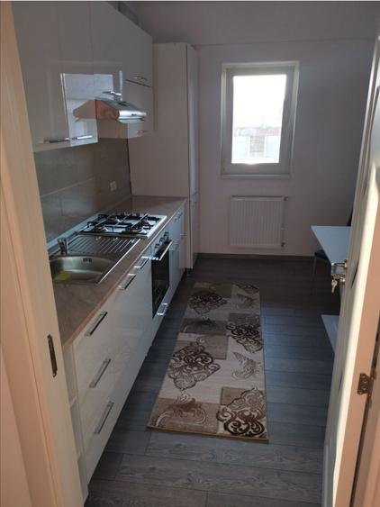 Apartament cu 2 camere decomandat în Cornișa