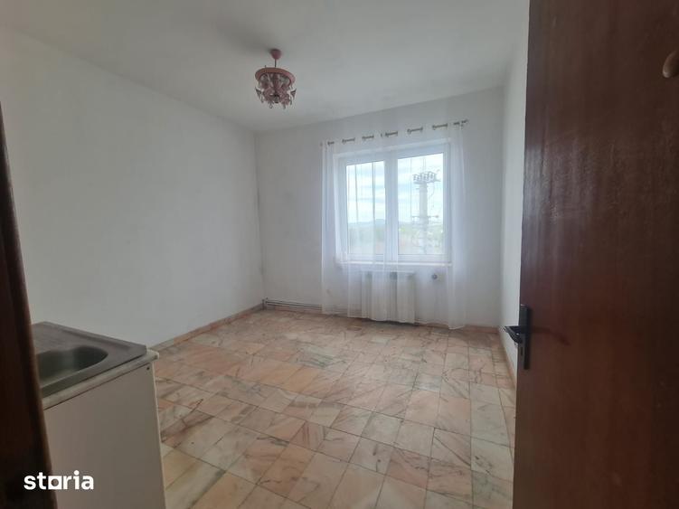 Spațiu comercial, de 110 mp, în Tractorul