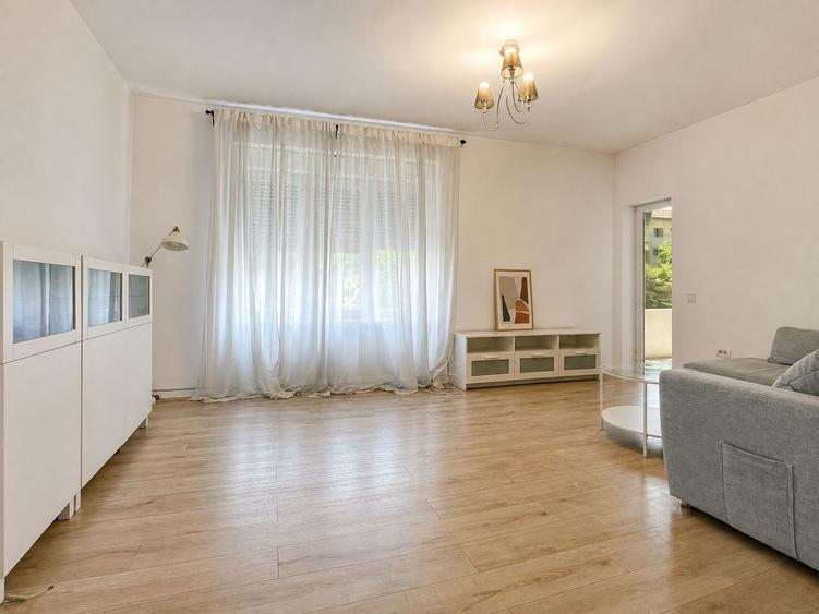 Apartament cu 3 camere decomandat, mobilat în Complex Studențesc