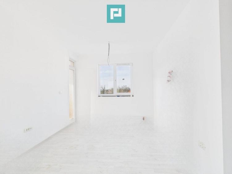 Penthouse cu 2 camere decomandat în Chișoda
