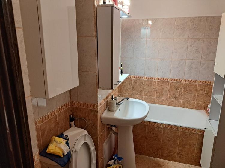 Apartament cu 4 camere decomandat în 1 Mai