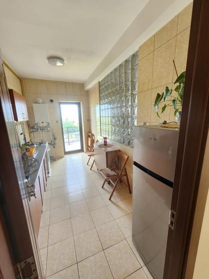 Apartament cu 2 camere decomandat în Văcăresti