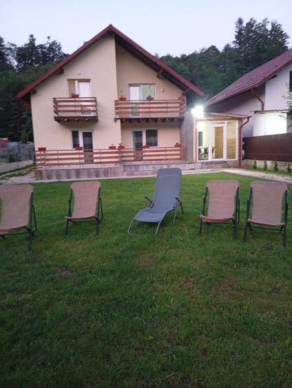 Casă cu 4 camere cu Teren 500 Mp în Talea